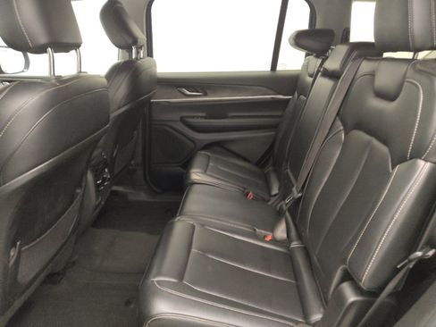 Used 2023 Jeep Grand Cherokee L Limited AWD/4WD image 18