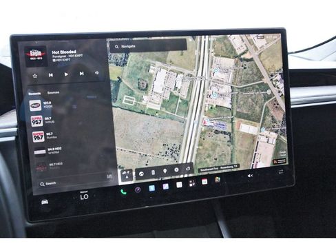 Used 2022 Tesla Model S AWD/4WD image 23