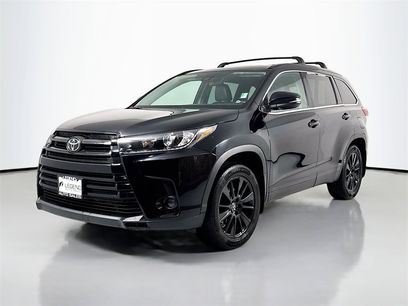 Used 2019 Toyota Highlander SE