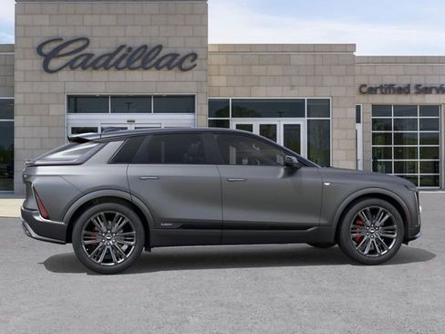 New 2026 Cadillac Lyriq V image 5