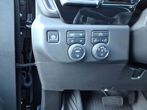 Used 2025 Chevrolet Silverado 1500 LT Trail Boss w/ Convenience Package II image 16