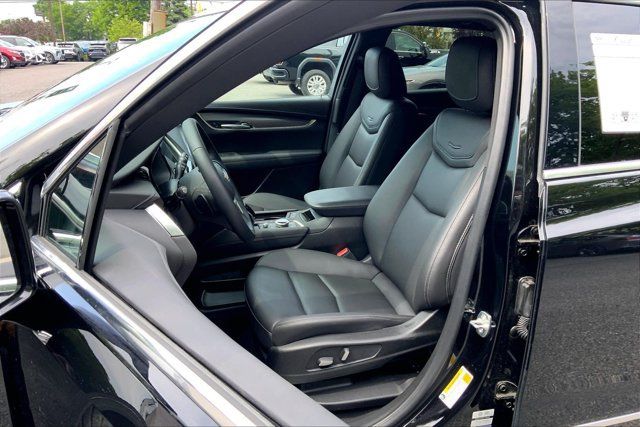 Used 2025 Cadillac XT5 Luxury w/ LPO, Floor Liner Package AWD/4WD image 25
