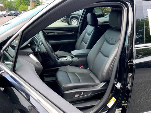 Used 2025 Cadillac XT5 Luxury w/ LPO, Floor Liner Package AWD/4WD image 25