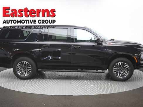 Used 2025 Chevrolet Suburban Z71 AWD/4WD image 48