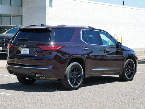 Used 2022 Chevrolet Traverse Premier w/ LPO, Blackout Package AWD/4WD image 3