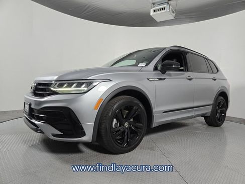 Used 2023 Volkswagen Tiguan SE R-Line image 2