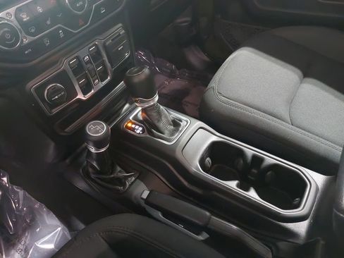 Used 2022 Jeep Gladiator Sport image 25