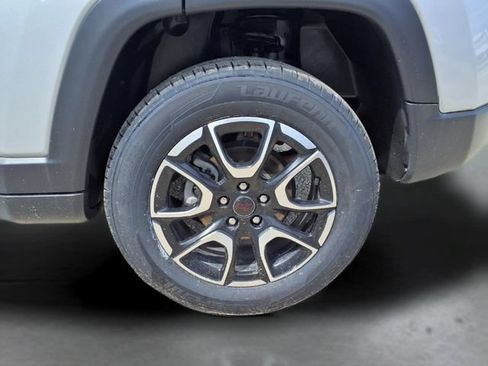 Used 2025 Jeep Compass Trailhawk AWD/4WD image 7