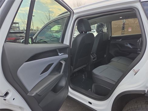 New 2026 Volkswagen Tiguan SE image 22