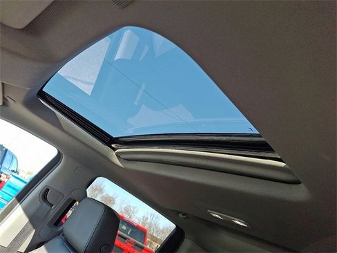 Used 2020 Chevrolet Silverado 1500 LTZ w/ LTZ Premium Package image 11