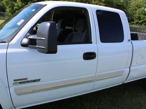 Used 2004 Chevrolet Silverado 2500 LS w/ Heavy-Duty Power Package image 10