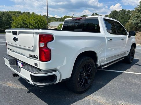 Used 2025 Chevrolet Silverado 1500 High Country AWD/4WD image 26
