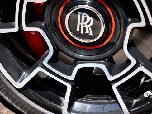 Used 2020 Rolls-Royce Dawn RWD image 19