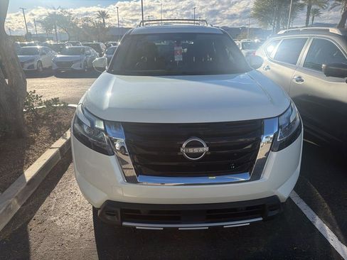 Certified 2023 Nissan Pathfinder Platinum image 2