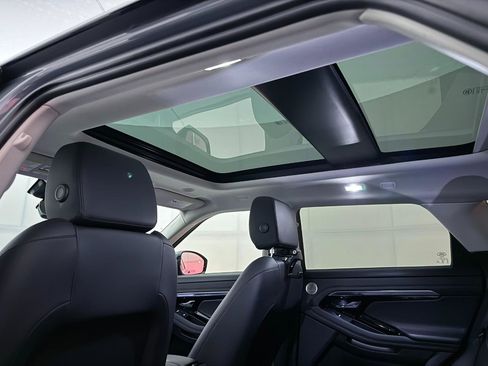 Used 2022 Land Rover Range Rover Evoque SE image 23