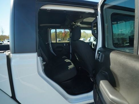 Used 2023 Jeep Gladiator Sport image 21