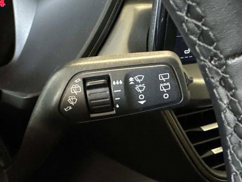 Used 2025 Ford Escape SE image 24