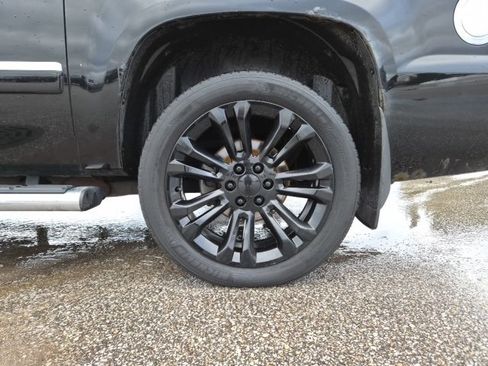 Used 2013 Chevrolet Avalanche LTZ image 9