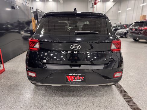 Used 2021 Hyundai Venue SEL w/ Cargo Package image 32