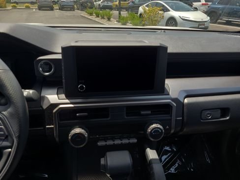 Certified 2025 Toyota 4Runner SR5 AWD/4WD image 19