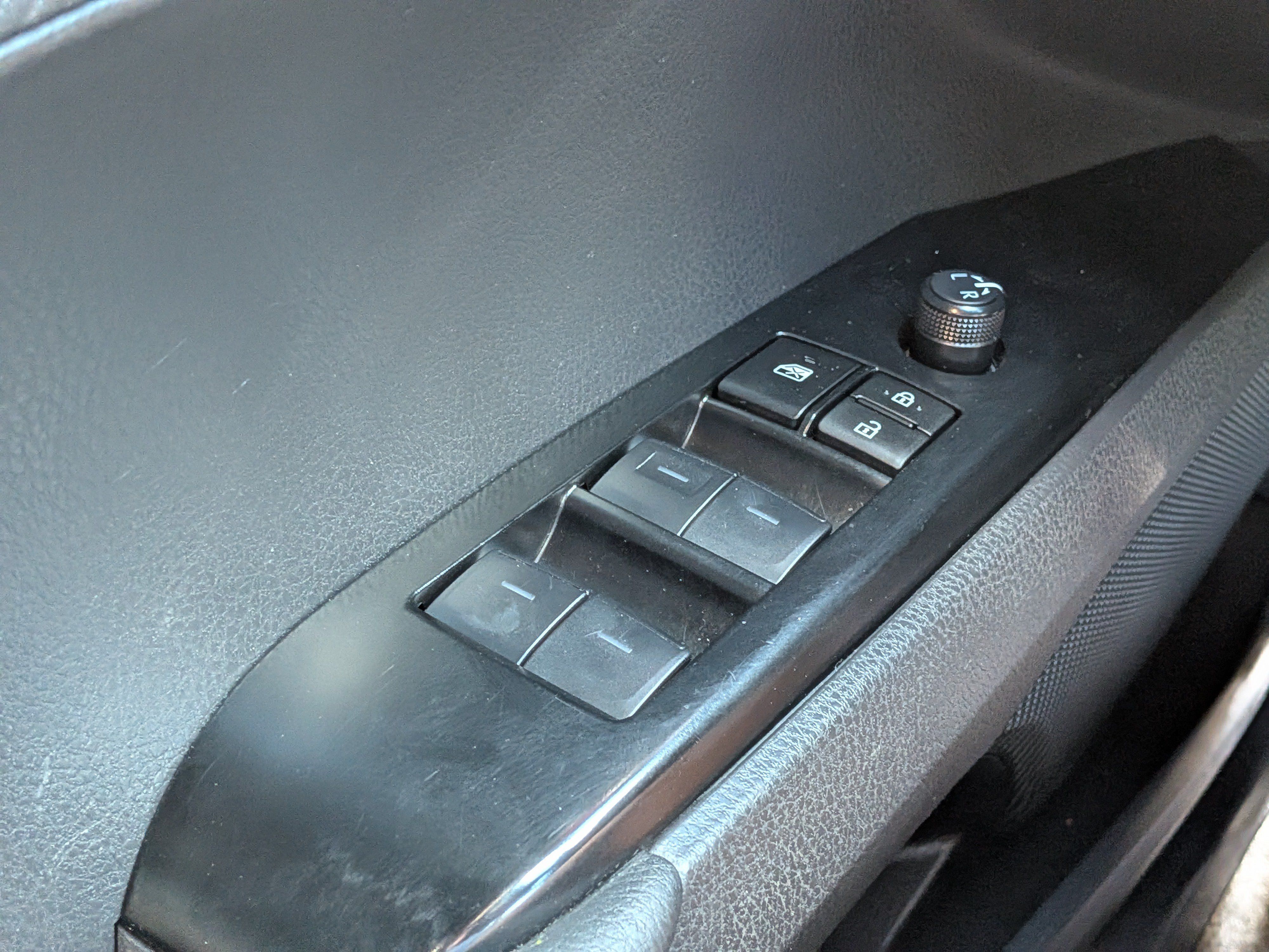 Used 2025 Toyota Camry SE FWD image 21