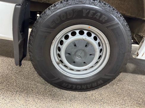 Used 2020 Mercedes-Benz Sprinter 2500 image 53