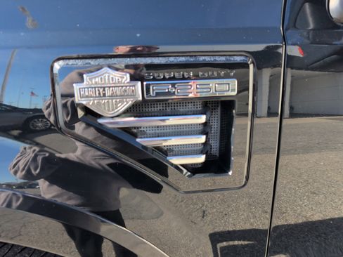 Used 2010 Ford F250 Harley-Davidson image 3