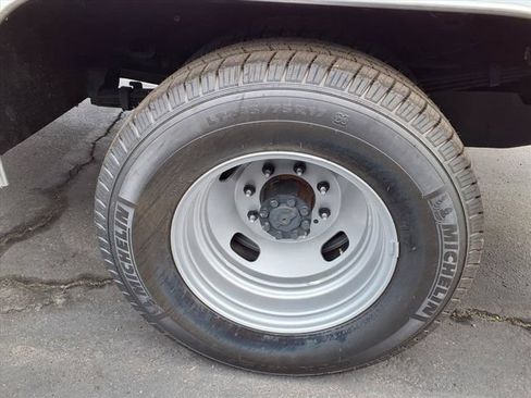 New 2024 Ford F350 XLT RWD image 5