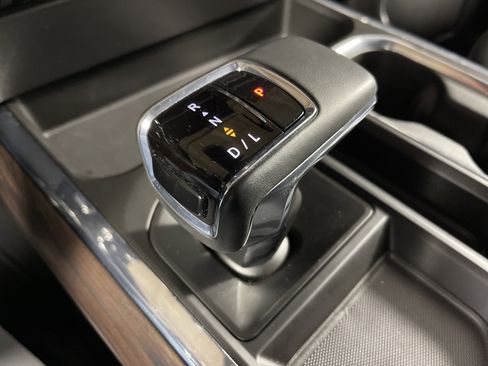 Used 2023 GMC Sierra 1500 SLT w/ SLT Premium Package image 25