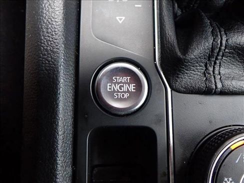 Used 2020 Volkswagen Atlas Cross Sport SEL Premium R-Line image 26