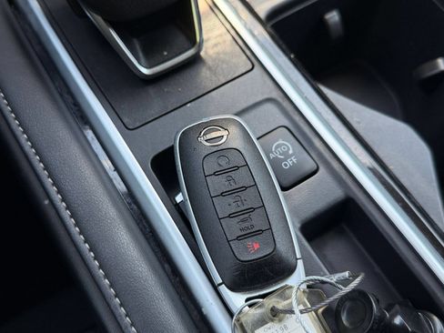 Used 2025 Nissan Pathfinder SV FWD image 22