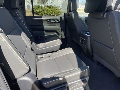 New 2026 Chevrolet Suburban Premier image 15