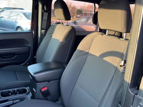 Used 2023 Jeep Wrangler Sport image 17