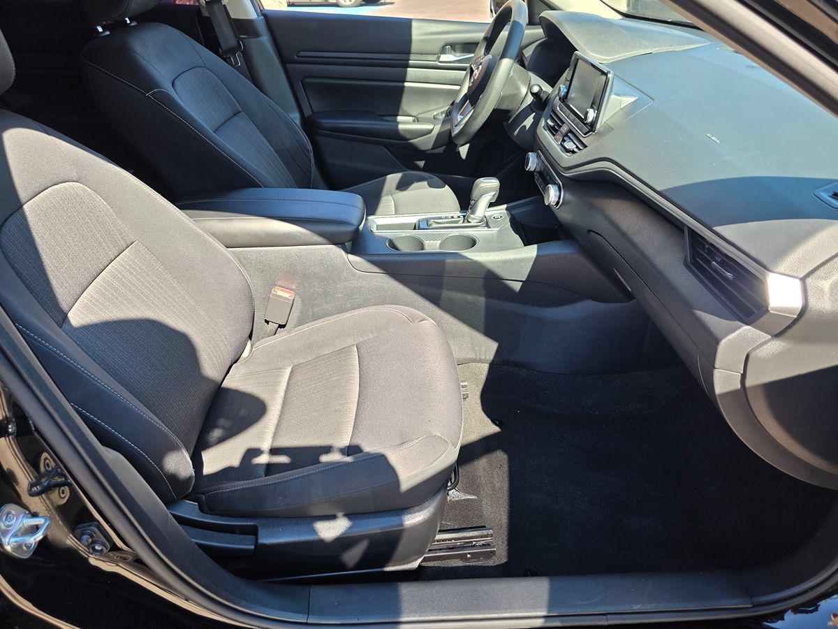 Used 2022 Nissan Altima 2.5 S FWD image 16