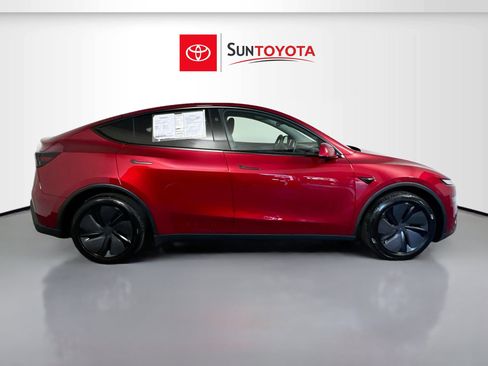 Used 2026 Tesla Model Y 2WD image 2