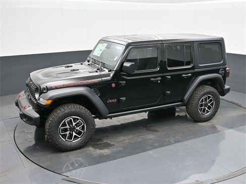 Used 2024 Jeep Wrangler Unlimited Rubicon w/ Technology Group image 33