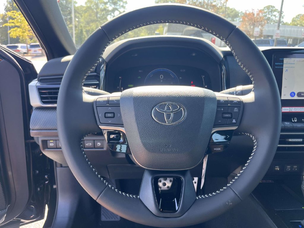New 2026 Toyota Camry Hybrid FWD image 14