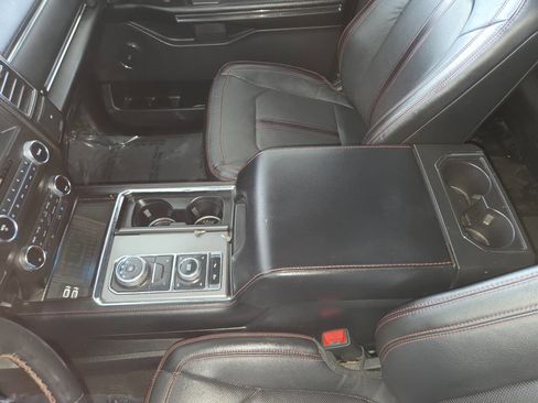 Used 2019 Ford Expedition Limited w/ Equipment Group 303A AWD/4WD image 16