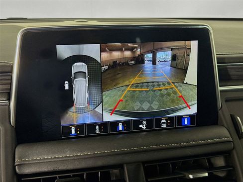 Used 2023 GMC Yukon SLT w/ SLT Premium Package RWD image 17