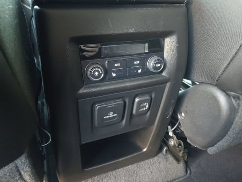 Used 2020 Chevrolet Traverse High Country FWD image 32