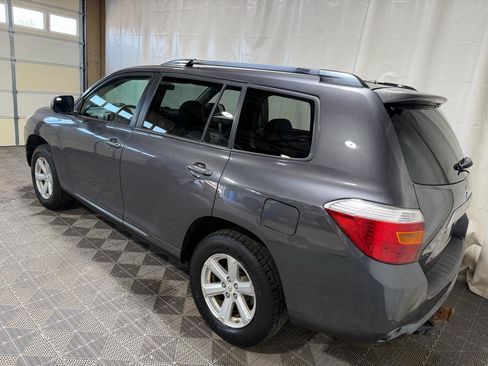 Used 2010 Toyota Highlander SE AWD/4WD image 4