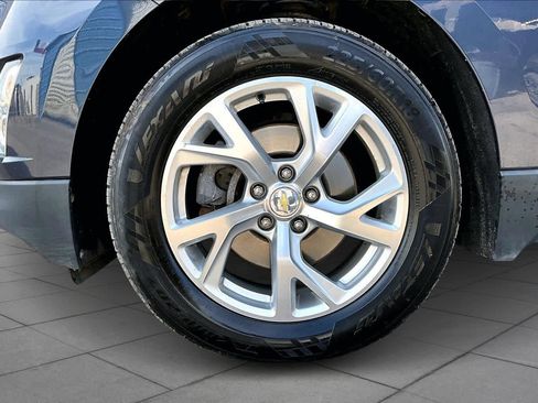 Used 2018 Chevrolet Equinox LT w/ Sun & Infotainment Package image 11