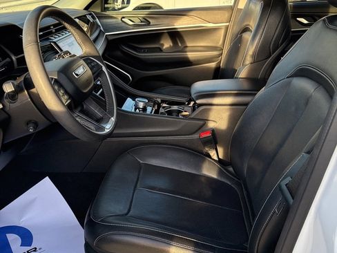 Used 2022 Jeep Grand Cherokee Limited w/ Luxury Tech Group II image 13