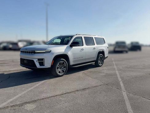 New 2026 Jeep Grand Wagoneer L 2WD image 4