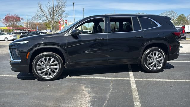 Used 2025 Buick Enclave Preferred FWD image 4