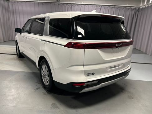 Used 2024 Kia Carnival LX image 5