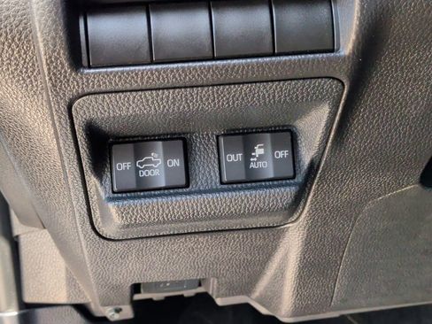 Used 2025 Toyota Tacoma Limited AWD/4WD image 17