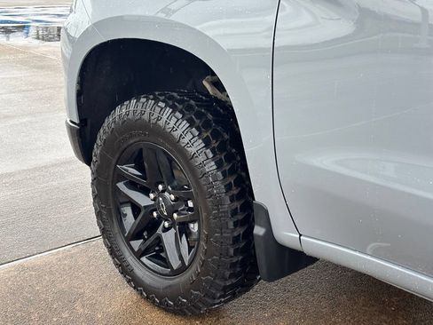 Used 2024 Chevrolet Silverado 1500 LT Trail Boss w/ Convenience Package II AWD/4WD image 16