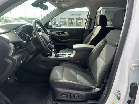 Used 2020 Chevrolet Traverse LT w/ Driver Confidence II Package image 2