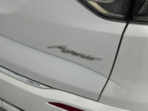 Used 2022 Buick Enclave Avenir AWD/4WD image 50